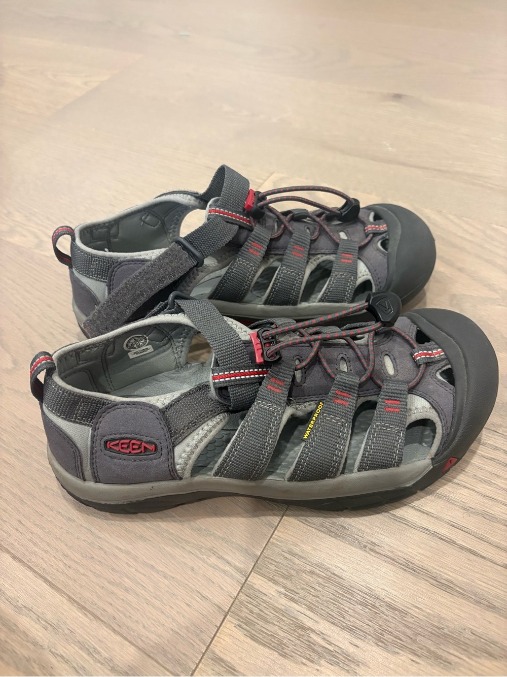 WOMENS KEEN WATERSHOES
